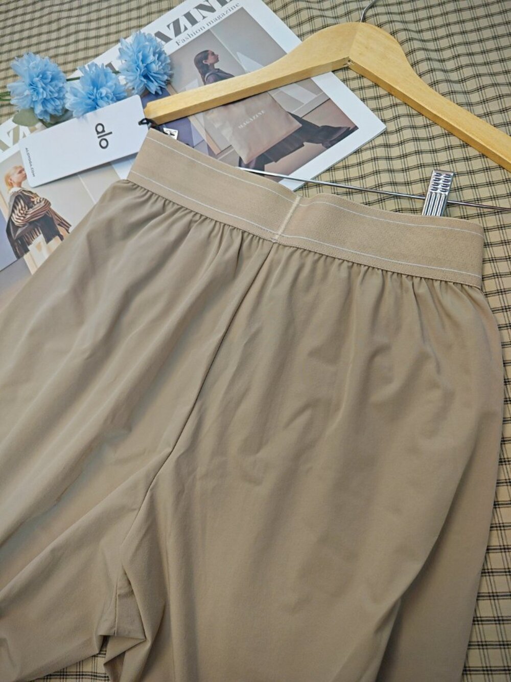 NWT 🌿ALO Yoga Suit Up Trouser | Gravel Color Size XXS(Regular) - Picture 4 of 8